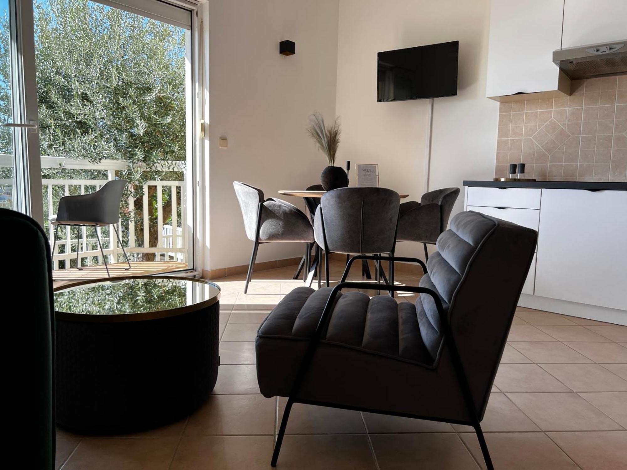 Kavajin Rooms Duće الغرفة الصورة
